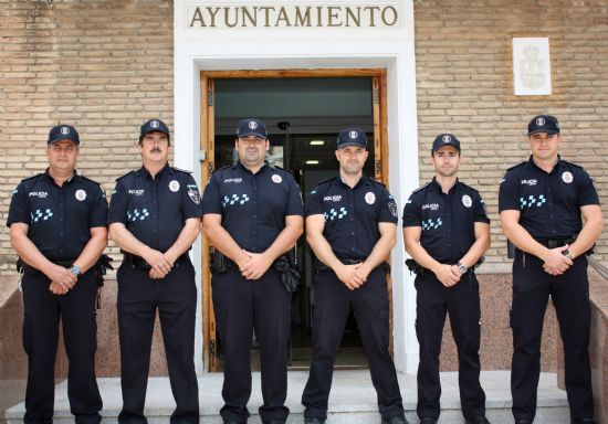 La Policía Local de Librilla muestra sus nuevos uniformes.